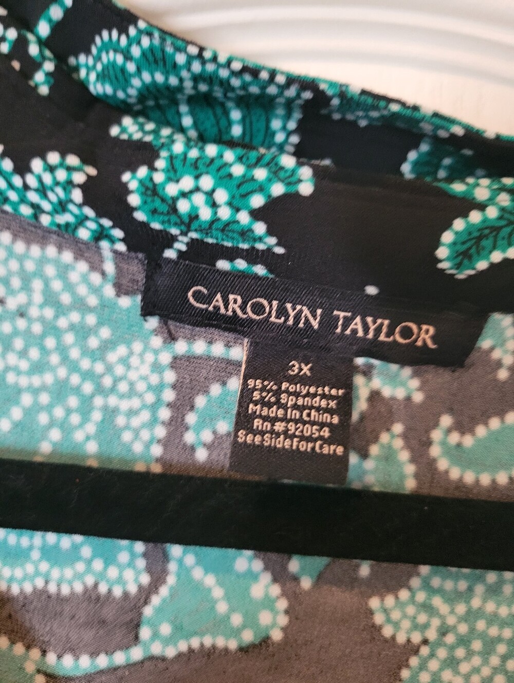 Carolyn Taylor Woman Blouse 3X Green Black Floral Medallion Button Front Shirt - Picture 3 of 3